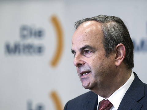 Le président du Centre met en garde les conseillers fédéraux PLR