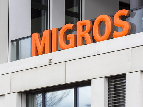 Migros accepte de réduire la taille de son administration