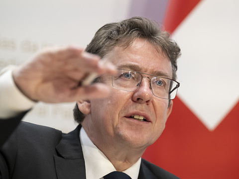 Pour Rösti, la Suisse a besoin d'une réglementation sur l'IA