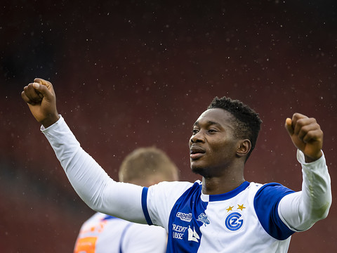 Super League: Grasshopper profite des largesses défensives du SLO