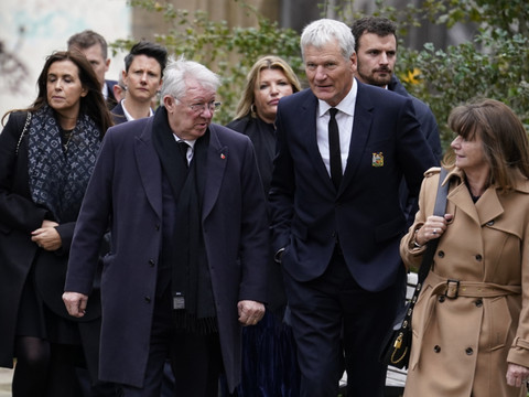 Le dernier hommage de milliers de Mancuniens