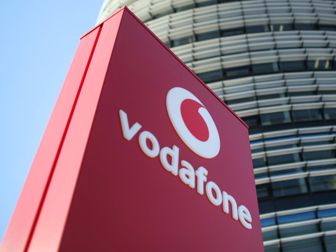 Vodafone, en pleine restructuration, tombe dans le rouge