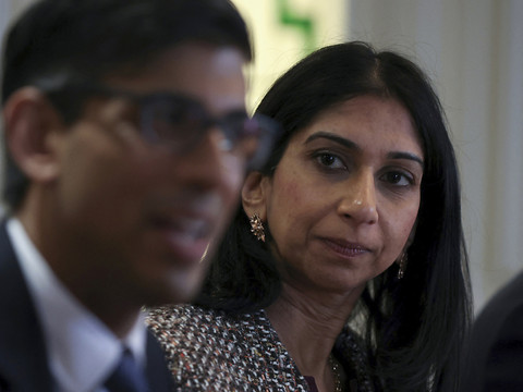 Limogée, l'ex-ministre de l'Intérieur accable Rishi Sunak