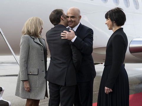 Emmanuel Macron est arrivé en Suisse pour une visite d'Etat