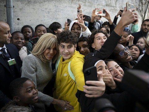 La Première dame met une école de Berne en effervescence