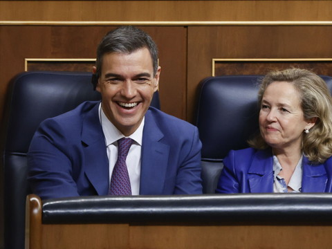 Le Parlement reconduit le Premier ministre Pedro Sánchez