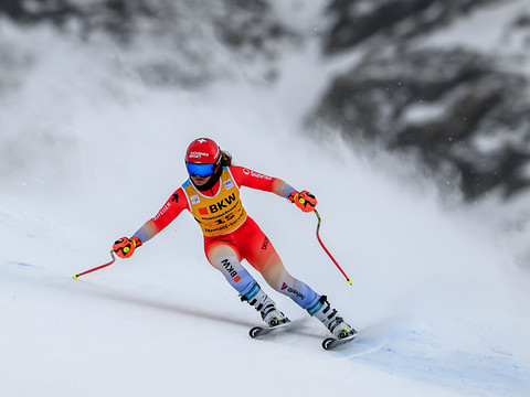 Corinne Suter: 