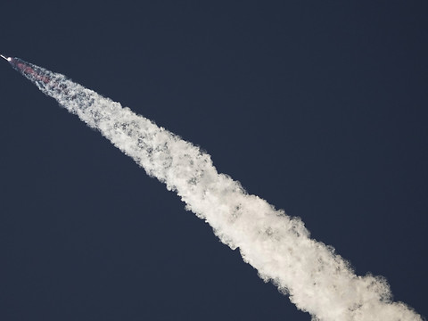 L'immense fusée Starship de SpaceX s'est envolée pour son 2e test