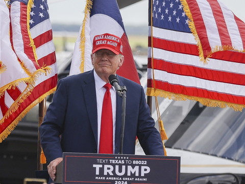 Discours anti-immigration de Trump à la frontière avec le Mexique
