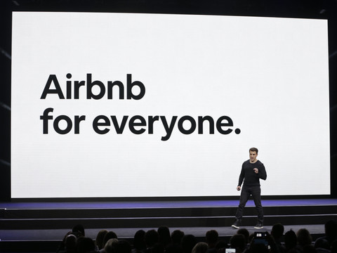 L'ancien bras droit de Biden recruté par Airbnb