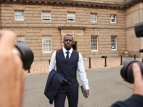 B. Mendy va assigner Manchester City pour non-paiement de salaires