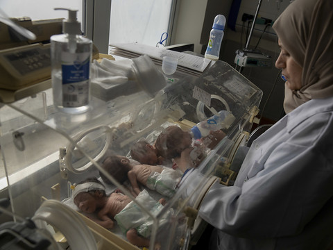 Gaza: évacuation réussie de 28 bébés prématurés vers l'Egypte