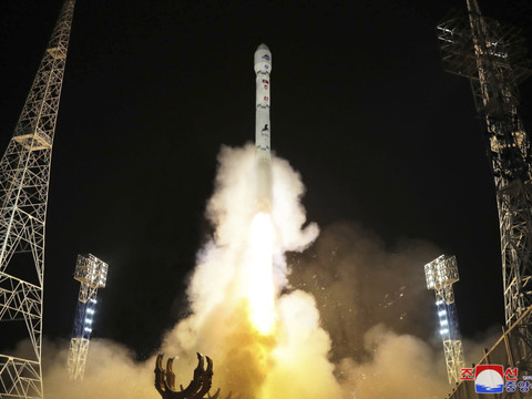 Lancement de satellite: Séoul suspend un accord avec Pyongyang