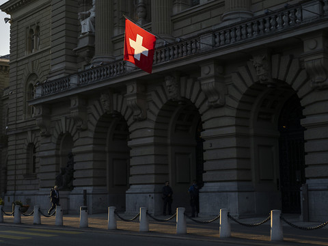 Déficits structurels de deux à trois milliards par an en vue
