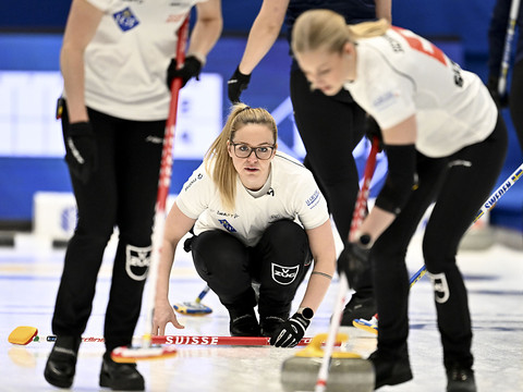 Les curleuses suisses toujours invaincues