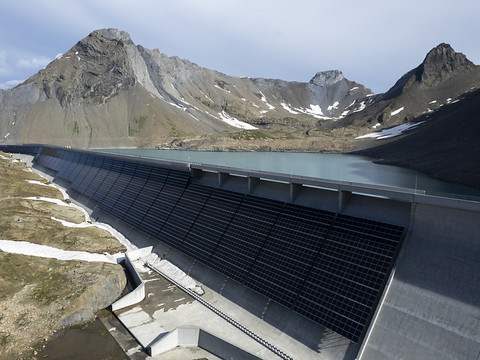 Axpo veut construire une nouvelle installation solaire à Glaris