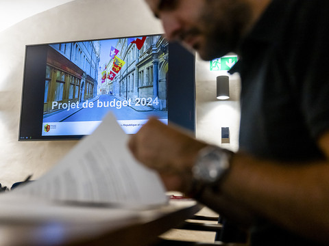 Le sort de deux projets de loi pour limiter les dépenses en suspens