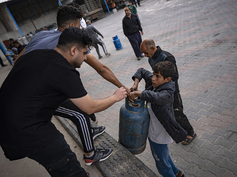 Israël-Hamas: nouvel échange d'otages contre prisonniers prévu au troisième jour de trêve