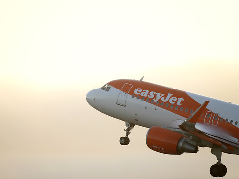 Easyjet revient aux bénéfices annuels