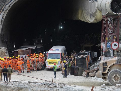 Les 41 ouvriers sont sortis du tunnel effondré en Inde