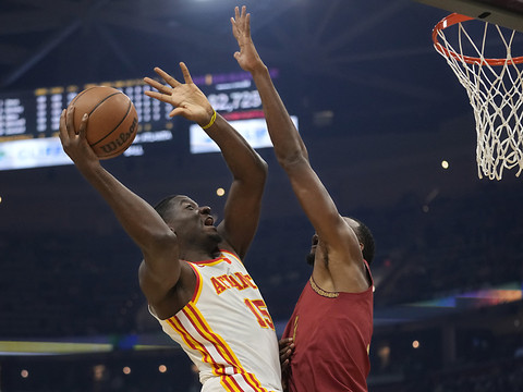 Une 2e défaite d'affilée pour les Hawks