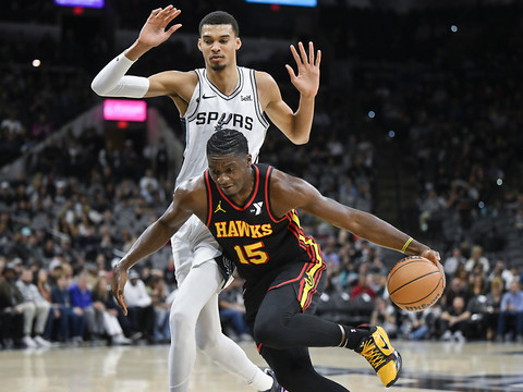 Atlanta inflige une 13e défaite de suite aux Spurs