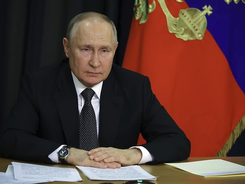 Poutine ordonne d'augmenter de 15% le nombre de soldats