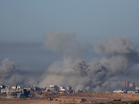 Nouveaux raids israéliens à Gaza, appels à protéger les civils