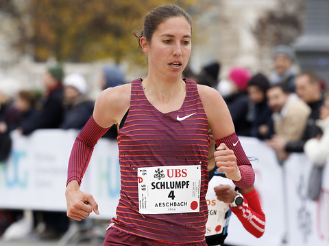 Fabienne Schlumpf abaisse son record sous les 2h25