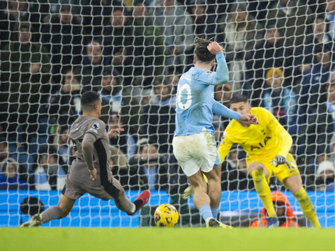 Manchester City rejoint par Tottenham à la 90e minute