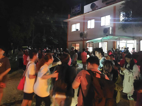 Séisme de magnitude 6,9 au large du sud des Philippines