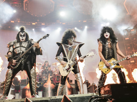 Après Abba, Kiss se transforme en avatars