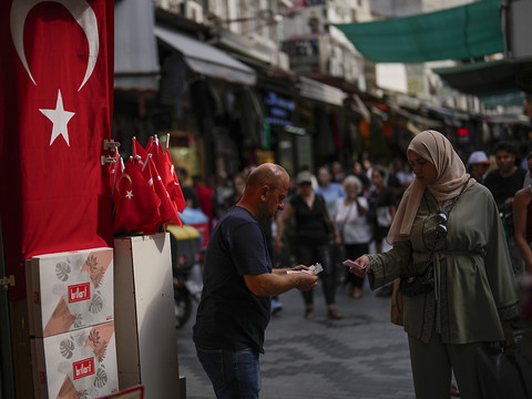 Turquie: l'inflation atteint près de 62% sur un an en novembre