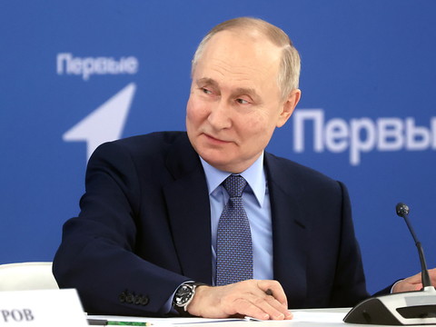 Poutine en Arabie saoudite pour parler pétrole et conflit