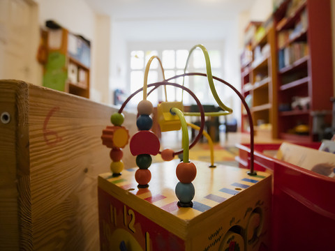 Pénurie de personnel qualifié dans les crèches en Suisse