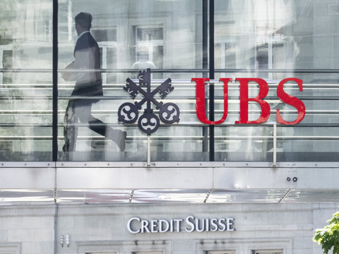 UBS et Credit Suisse officialisent la fusion