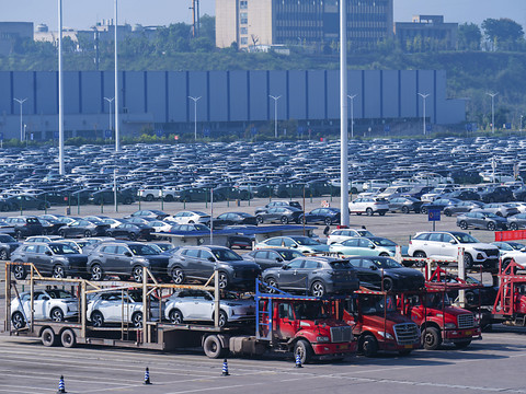 Chine: les ventes automobiles encore vigoureuses en novembre