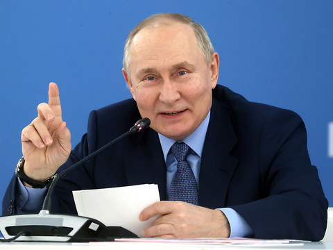 Poutine a annoncé se présenter à la présidentielle russe de mars