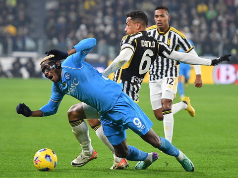 La Juventus bat Naples et prend la tête de la Serie A