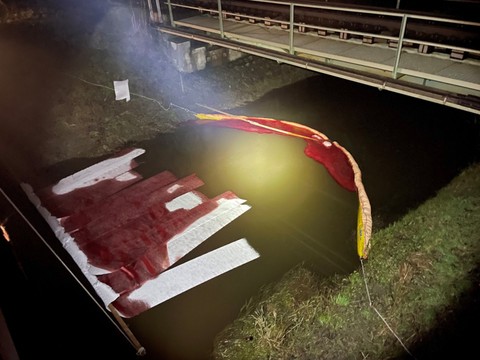 Pollution au mazout : le canal de la Broye fermé jusqu'à lundi