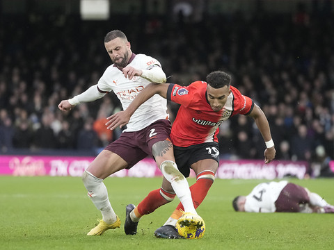 Manchester City s'en sort - très - bien à Luton