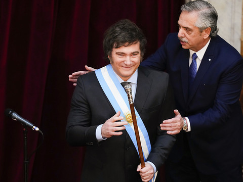 L'ultralibéral président Milei promet au pays un 