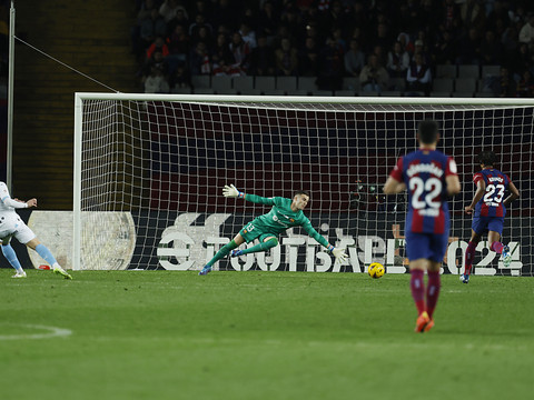 Liga: Gérone s'impose sur la pelouse du Barça