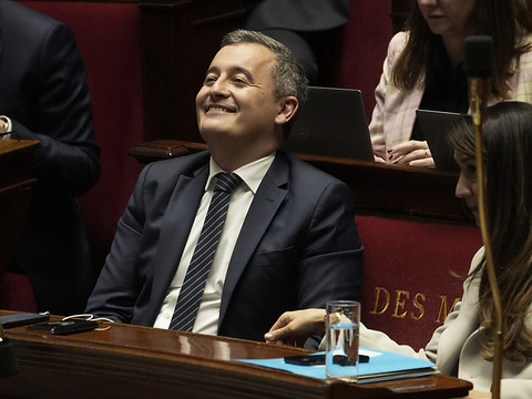 Loi immigration: l'Assemblée approuve la motion de rejet