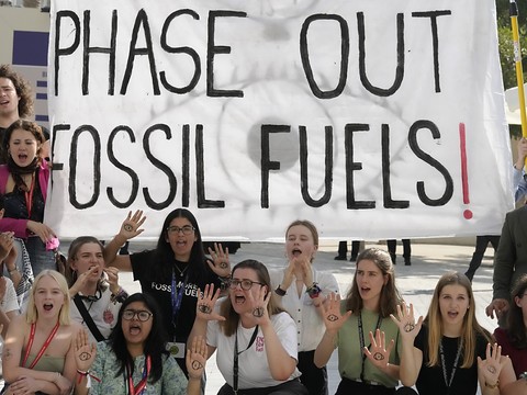 COP28: l'attente nocturne d'un compromis sur les fossiles