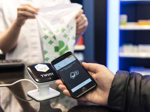 Les moyens de paiement numériques se répandent en Suisse