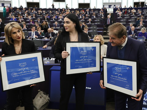 Prix Sakharov: l'Iranienne Mahsa Amini honorée à titre posthume