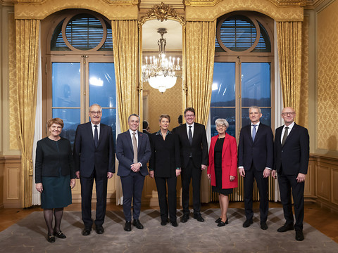 Elisabeth Baume-Schneider passe au DFI et Beat Jans reprend le DFJP
