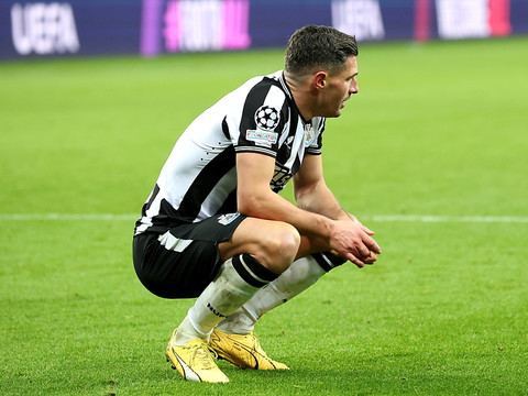 Fabian Schär sort blessé
