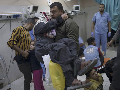 Israël poursuit ses bombardements sur Gaza malgré le carnage